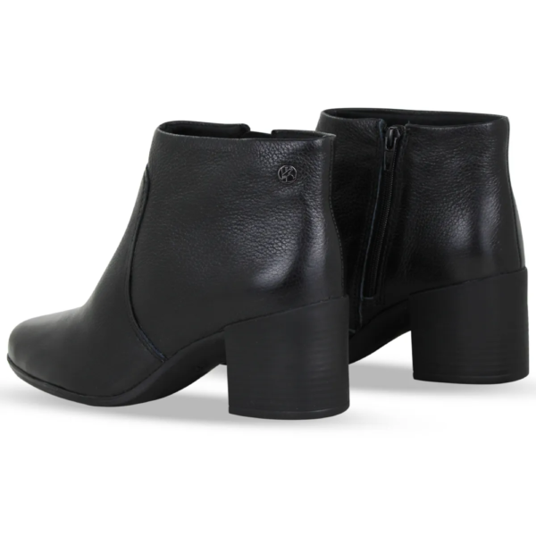 Bota Feminina Bottero em Couro Cano Baixo Burnish Preto 346901