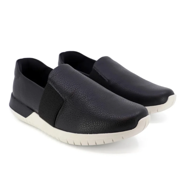 Tênis Feminino Usaflex Slip On em Couro Preto AH1713