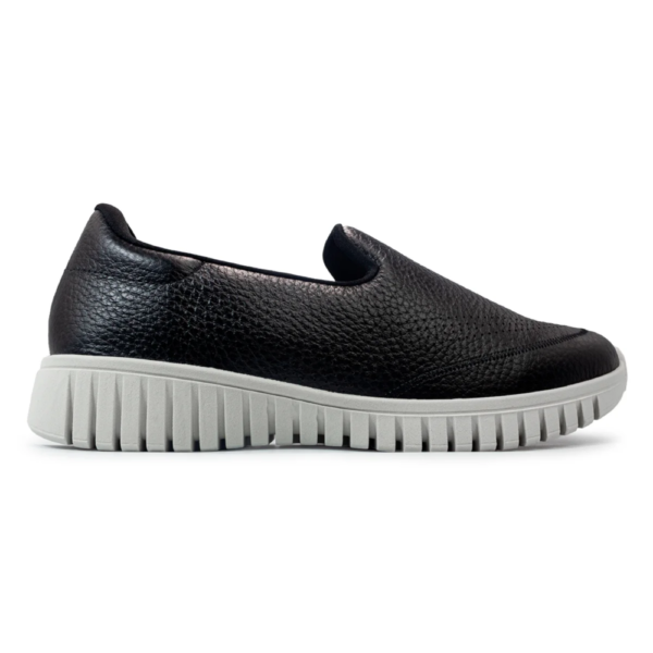 Tênis Feminino Usaflex Slip On em Couro Preto AE22040