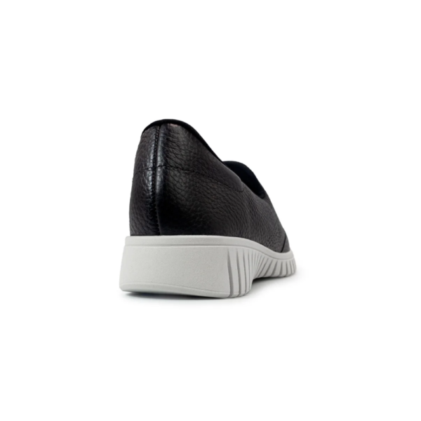 Tênis Feminino Usaflex Slip On em Couro Preto AE22040