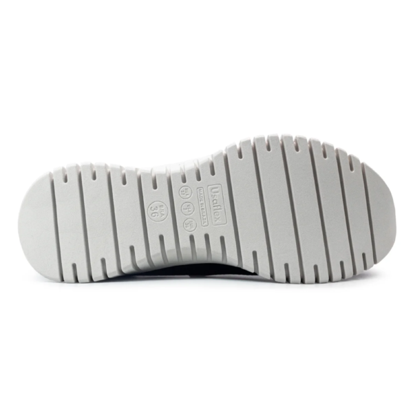Tênis Feminino Usaflex Slip On em Couro Preto AE22040