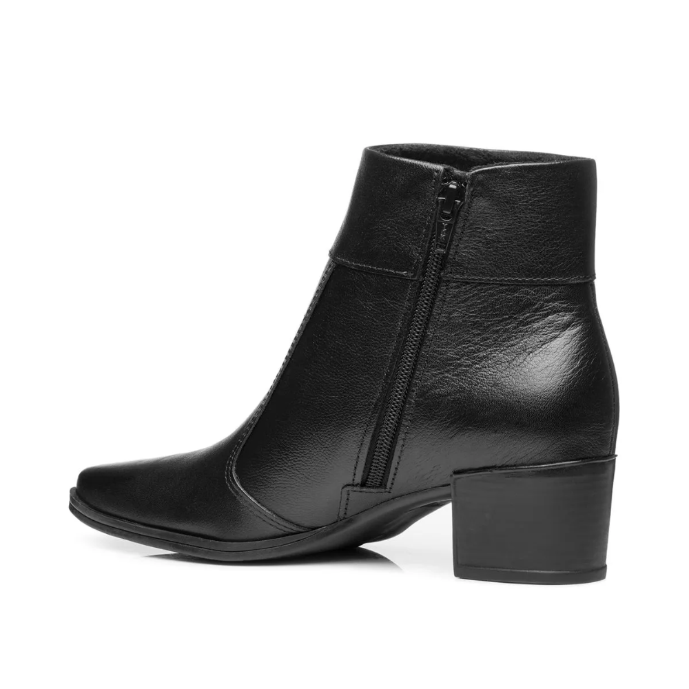 Bota Feminina Pegada Em Couro Preto