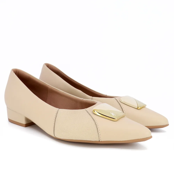 Scarpin Feminino Usaflex em Couro Bico Fino Off-white AB6619