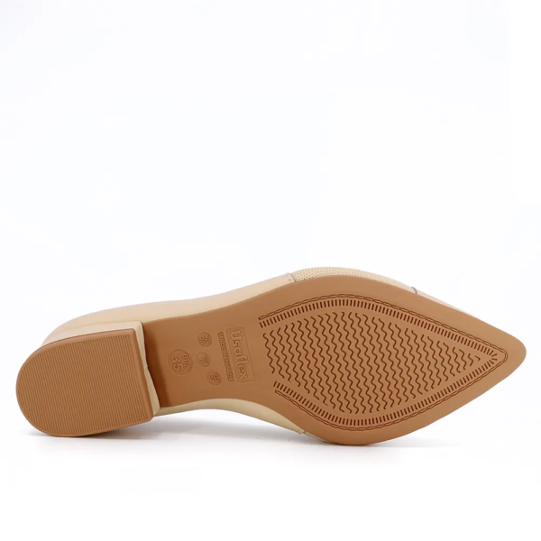 Scarpin Feminino Usaflex em Couro Bico Fino Off-white AB6619