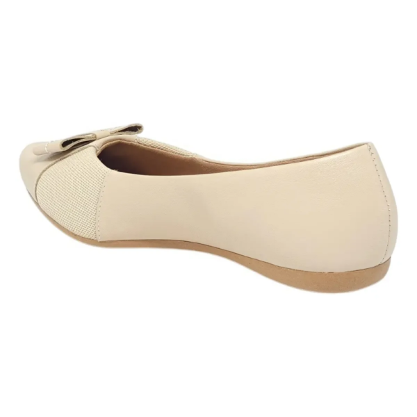 Sapatilha Feminina Usaflex em Couro Bico Redondo Off-white T7567
