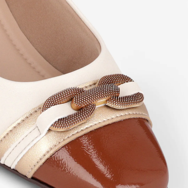 Sapato Feminino Piccadilly Joanete Salto Médio Off White e Conhaque 160099