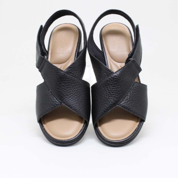 Sandália Usaflex em Couro Preto AK1603