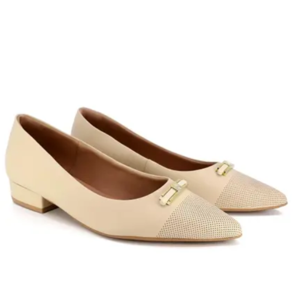 Scarpin Feminino Usaflex em Couro Bico Fino Off-white AB662