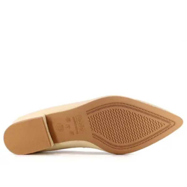 Scarpin Feminino Usaflex em Couro Bico Fino Off-white AB662