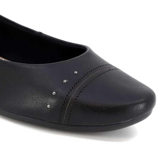 Sapatilha Feminina Usaflex em Couro Bico Redondo Preto T7565