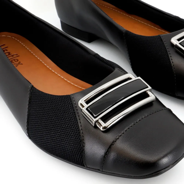 Sapatilha Feminina Usaflex em Couro Bico Quadrado Preto AG4003