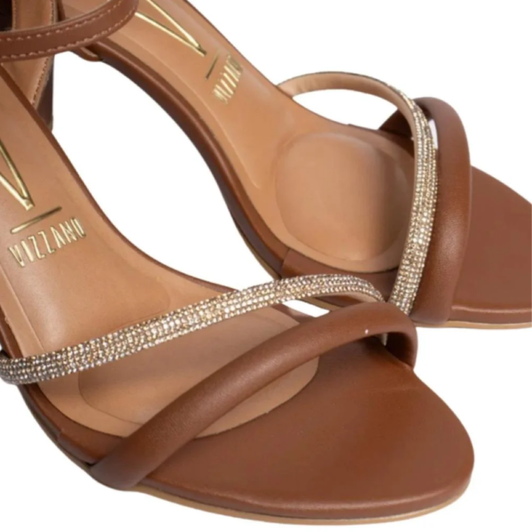 Sandália Feminina Vizzano com Strass Marrom 6262.1034.30510.105317