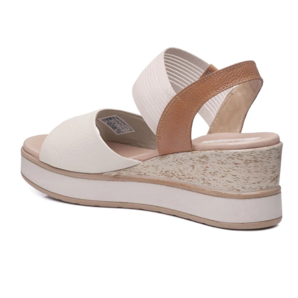 Sandália Anabela Pegada Feminina em Couro Off White 234202-02